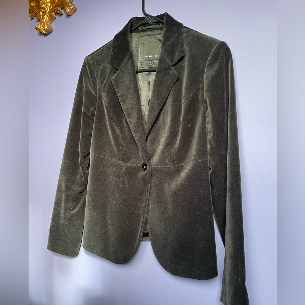 The limited black velvet blazer
